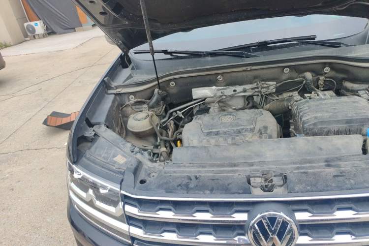 Used Volkswagen Teramont 2020 330TSI Two-Wheel-Drive Luxury Edition China VI Standard Engine Bay Right