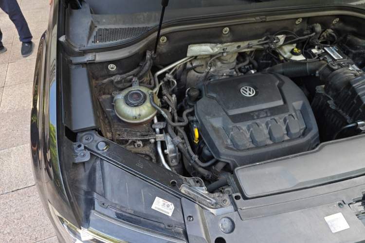 Used Volkswagen Teramont 2020 Revised Version 330TSI Two-Wheel Drive Luxury Edition Engine Bay Right