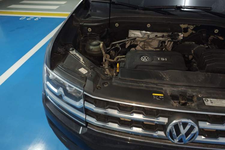 Used Volkswagen Teramont 2020 Revised Version 380TSI Four-Wheel Drive Luxury Edition Engine Bay Right