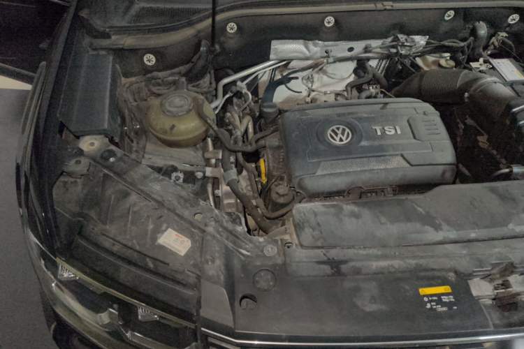 Used Volkswagen Teramont 2020 Revised Version 380TSI Four-Wheel Drive Luxury Edition Engine Bay Right