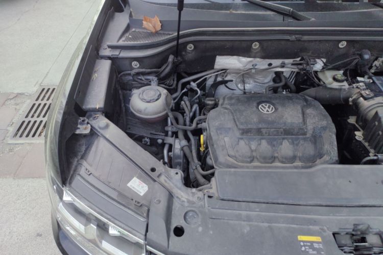 Used Volkswagen Teramont 2020 Revised Version 330TSI Two-Wheel Drive Luxury Edition Engine Bay Right