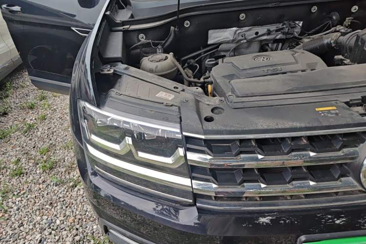 Used Volkswagen Teramont 2020 Revised Version 330TSI Two-Wheel Drive Luxury Edition Engine Bay Right