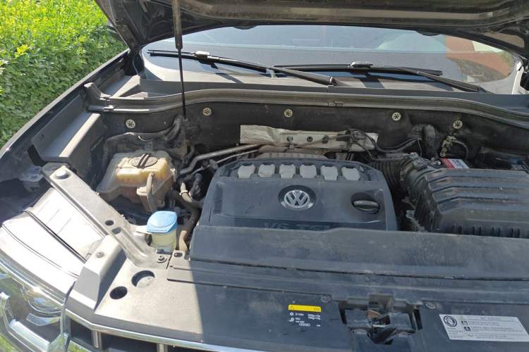 Used Volkswagen Teramont 2020 Revised Version 530 V6 Four-Wheel Drive Flagship Edition Engine Bay Right