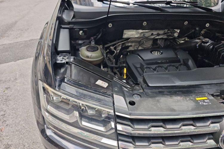 Used Volkswagen Teramont 2020 Revised Version 330TSI Two-Wheel Drive Luxury Edition Engine Bay Right