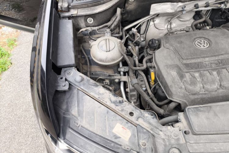 Used Volkswagen Teramont 2020 330TSI Two-Wheel-Drive Luxury Edition China VI Standard Engine Bay Right