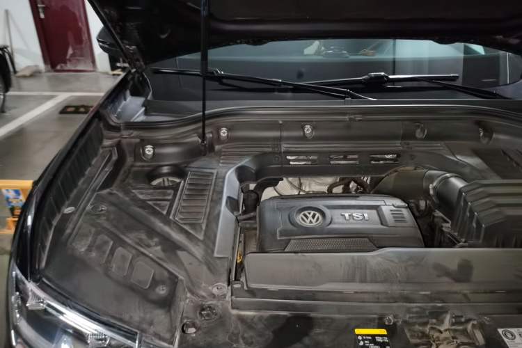 Used Volkswagen Teramont 2020 380TSI Four-Wheel Drive Luxury Version China VI Standard Engine Bay Right