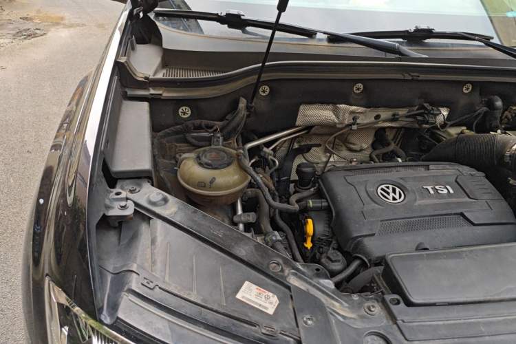 Used Volkswagen Teramont 2020 Revised Version 380TSI Four-Wheel Drive Luxury Edition Engine Bay Right