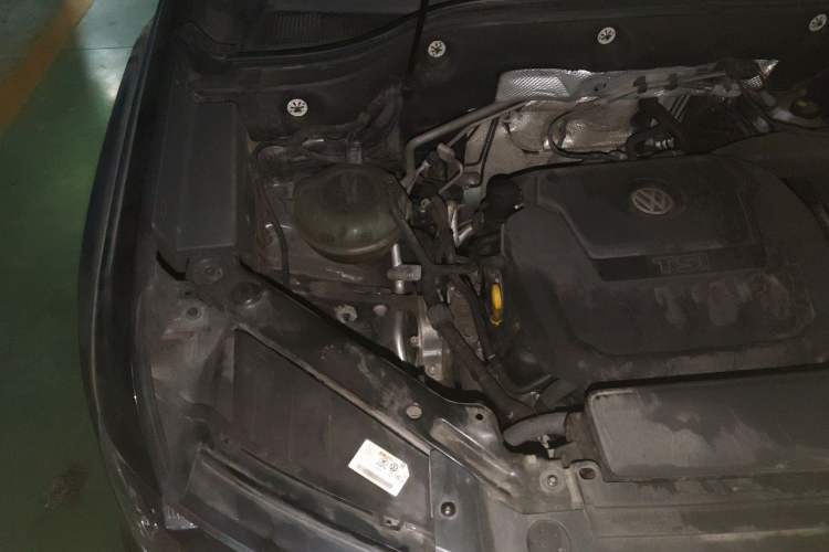 Used Volkswagen Teramont 2020 330TSI Two-Wheel-Drive Luxury Edition China VI Standard Engine Bay Right