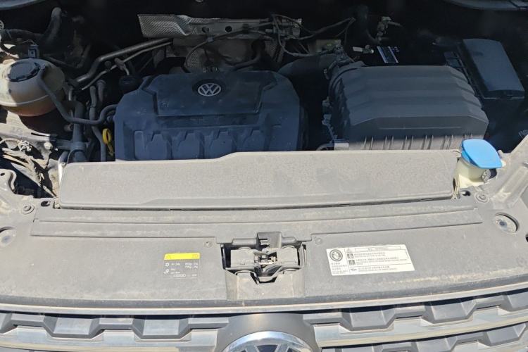 Used Volkswagen Teramont 2020 Revised Version 330TSI Two-Wheel Drive Luxury Edition Engine Bay