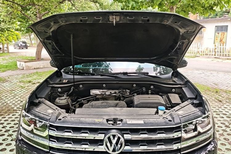 Used Volkswagen Teramont 2020 Revised Version 330TSI Two-Wheel Drive Luxury Edition Engine Bay