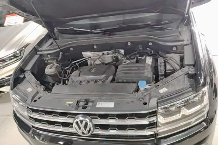 Used Volkswagen Teramont 2020 330TSI Two-Wheel-Drive Luxury Edition China VI Standard Engine Bay
