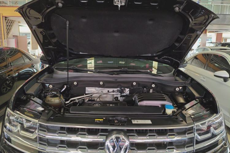 Used Volkswagen Teramont 2020 380TSI Four-Wheel Drive Luxury Version China VI Standard Engine Bay