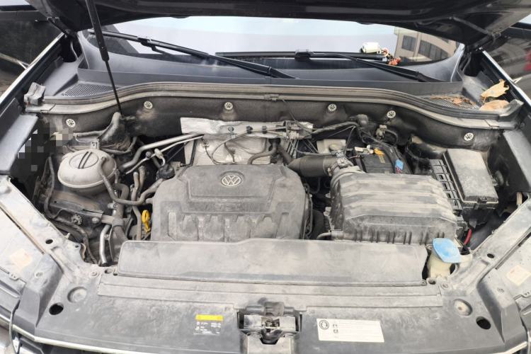 Used Volkswagen Teramont 2020 330TSI Two-Wheel-Drive Luxury Edition China VI Standard Engine Bay