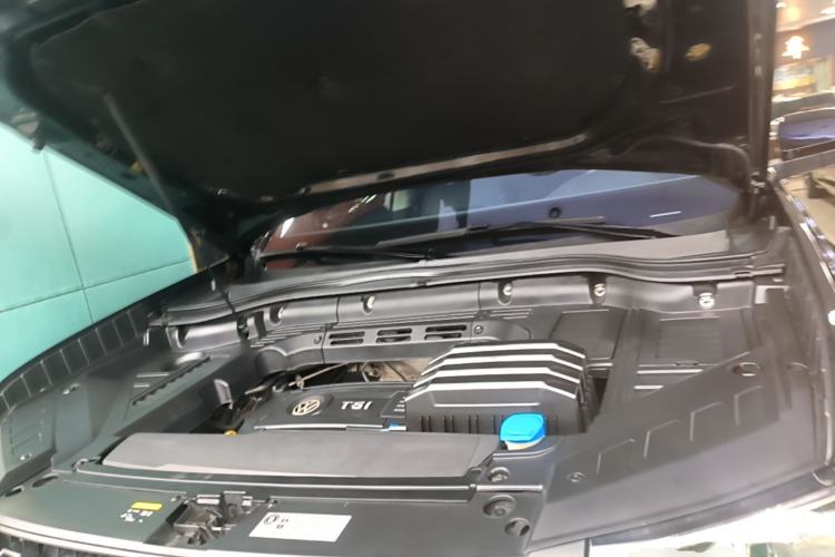 Used Volkswagen Teramont 2020 380TSI Four-Wheel Drive Luxury Version China VI Standard Engine Bay
