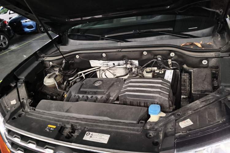 Used Volkswagen Teramont 2020 330TSI Two-Wheel-Drive Luxury Edition China VI Standard Engine Bay