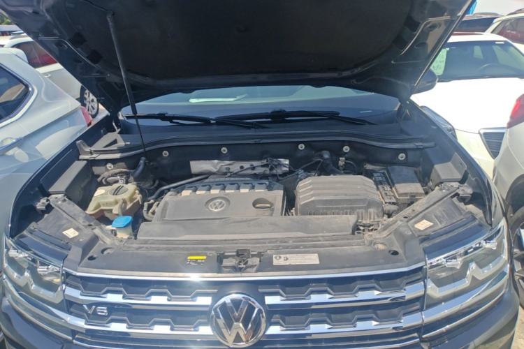 Used Volkswagen Teramont 2020 530 V6 Four-Wheel Drive Luxury Version China VI Standard Engine Bay