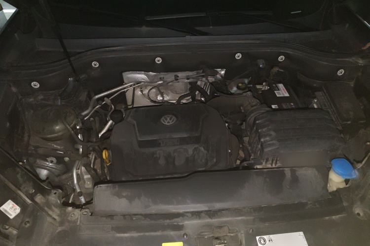 Used Volkswagen Teramont 2020 330TSI Two-Wheel-Drive Luxury Edition China VI Standard Engine Bay