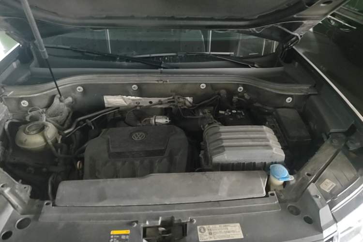 Used Volkswagen Teramont 2020 Revised Version 330TSI Two-Wheel Drive Luxury Edition Engine Bay