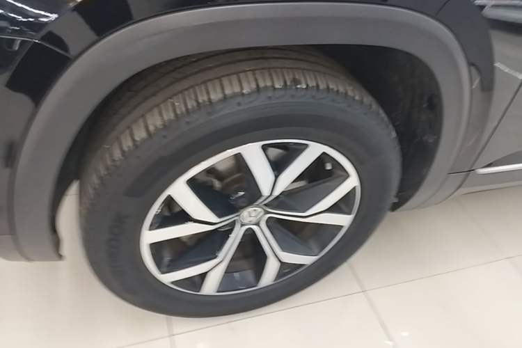 Used Volkswagen Teramont 2020 330TSI Two-Wheel-Drive Luxury Edition China VI Standard Exterior 4