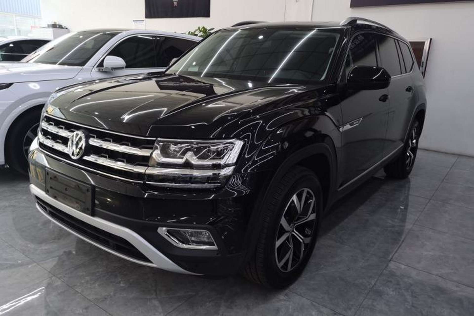Used Volkswagen Teramont 2020 Revised Version 380TSI Four-Wheel Drive Luxury Edition Front Left 45 Deg
