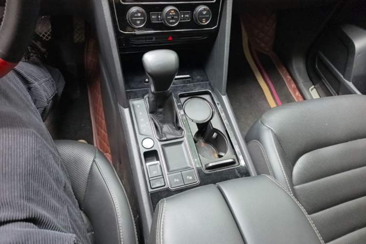 Used Volkswagen Teramont 2020 330TSI Two-Wheel-Drive Luxury Edition China VI Standard Gear Lever