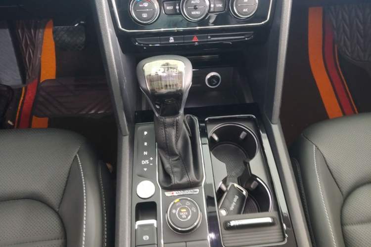 Used Volkswagen Teramont 2020 Revised Version 380TSI Four-Wheel Drive Luxury Edition Gear Lever