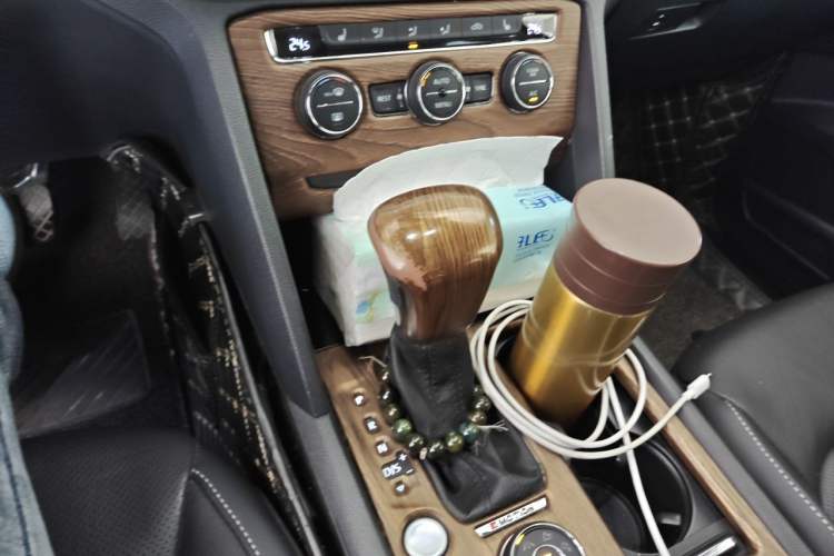 Used Volkswagen Teramont 2020 530 V6 Four-Wheel Drive Luxury Version China VI Standard Gear Lever