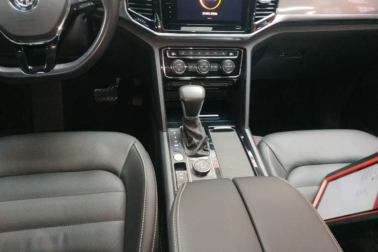 Used Volkswagen Teramont 2020 Revised Version 380TSI Four-Wheel Drive Luxury Edition Gear Lever