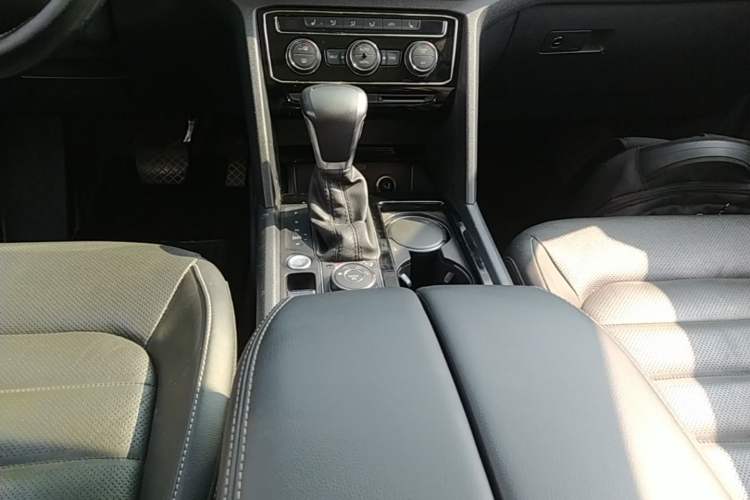 Used Volkswagen Teramont 2020 380TSI Four-Wheel Drive Luxury Version China VI Standard Gear Lever