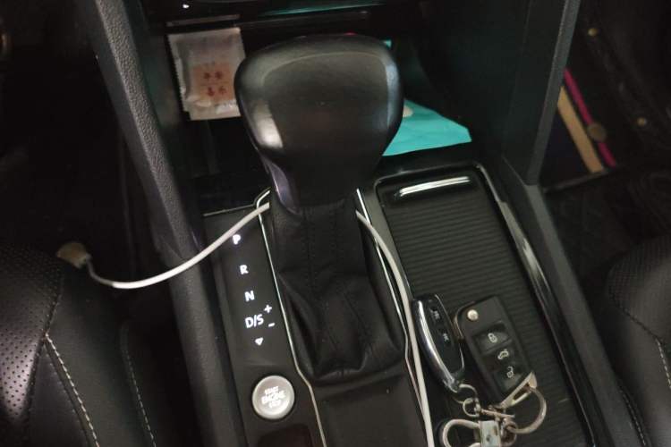 Used Volkswagen Teramont 2020 Revised Version 330TSI Two-Wheel Drive Luxury Edition Gear Lever