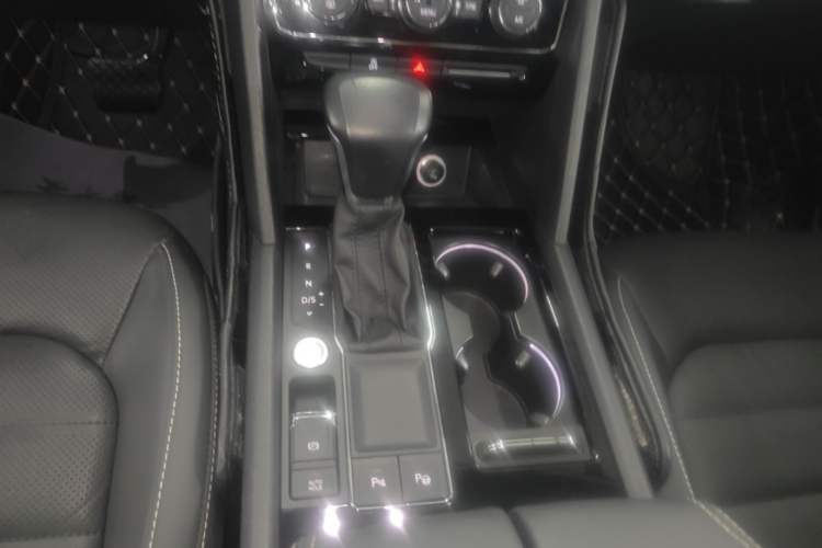Used Volkswagen Teramont 2020 330TSI Two-Wheel-Drive Luxury Edition China VI Standard Gear Lever