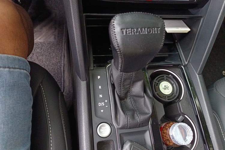 Used Volkswagen Teramont 2020 330TSI Two-Wheel-Drive Luxury Edition China VI Standard Gear Lever