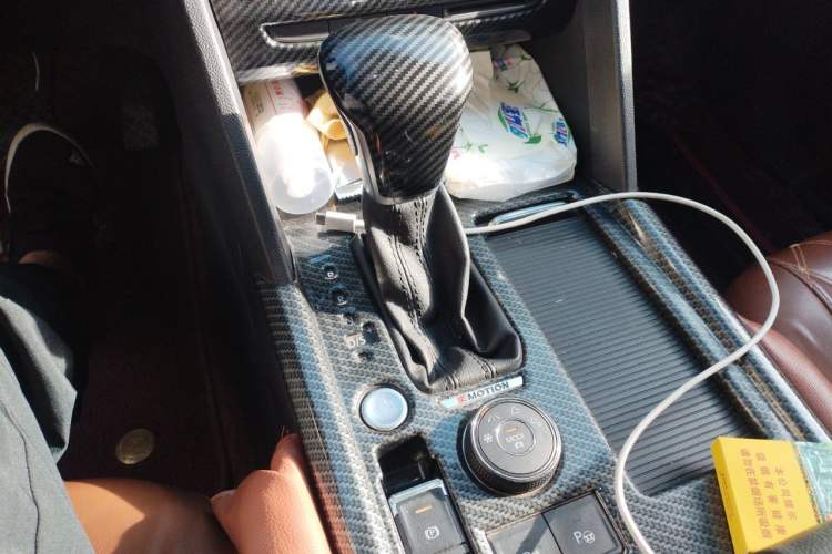 Used Volkswagen Teramont 2020 Revised Version 380TSI Four-Wheel Drive Luxury Edition Gear Lever