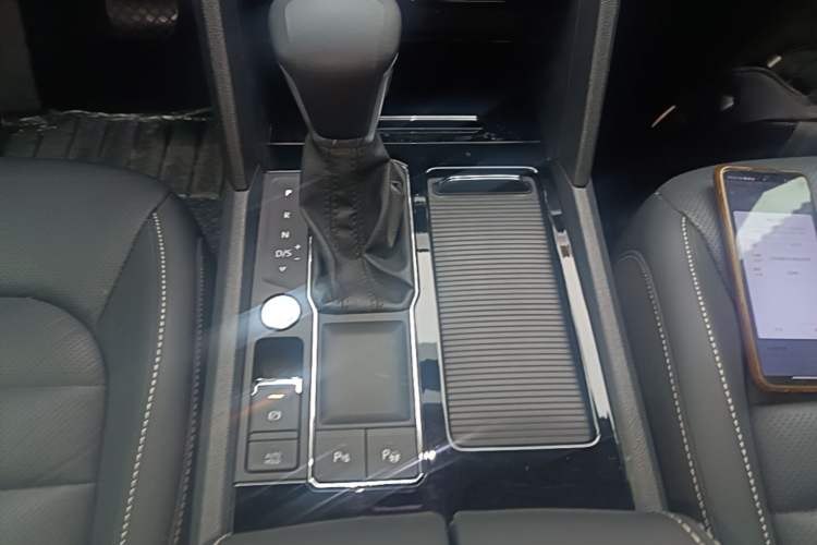 Used Volkswagen Teramont 2020 330TSI Two-Wheel-Drive Luxury Edition China VI Standard Gear Lever