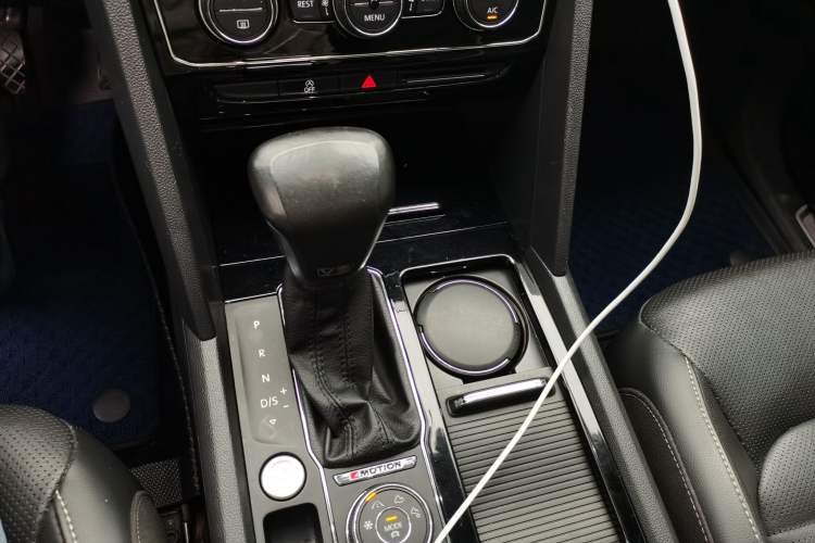 Used Volkswagen Teramont 2020 Revised Version 530 V6 Four-Wheel Drive Luxury Edition Gear Lever