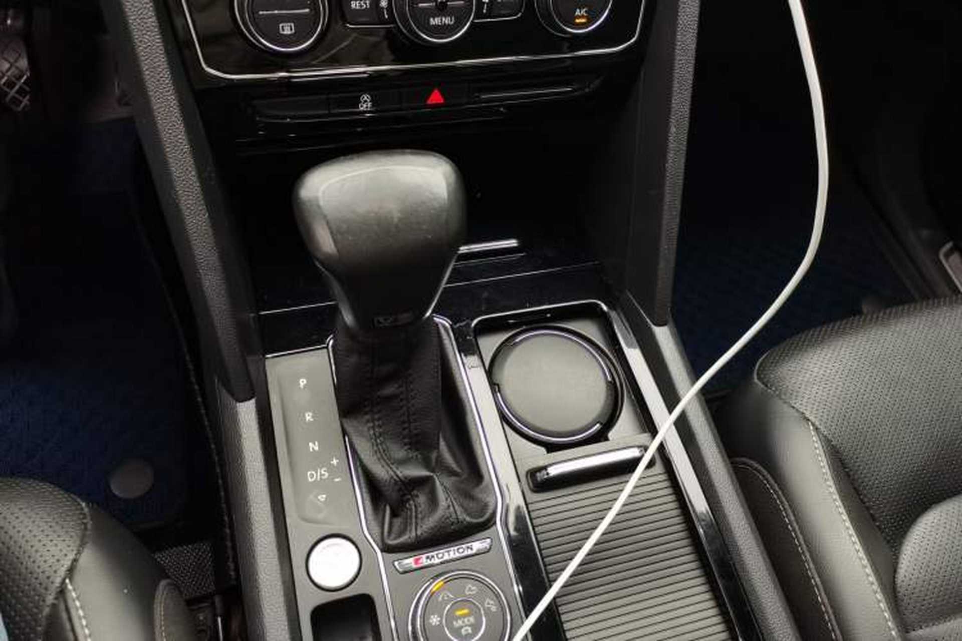 Used Volkswagen Teramont 2020 Revised Version 530 V6 Four-Wheel Drive Luxury Edition Gear Lever