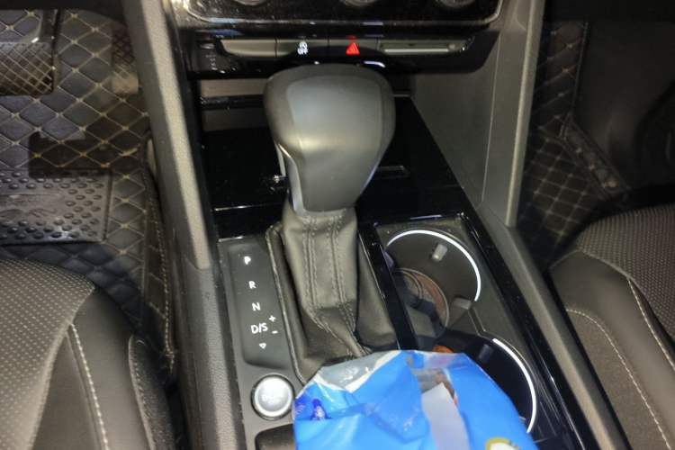 Used Volkswagen Teramont 2020 Revised Version 330TSI Two-Wheel Drive Luxury Edition Gear Lever