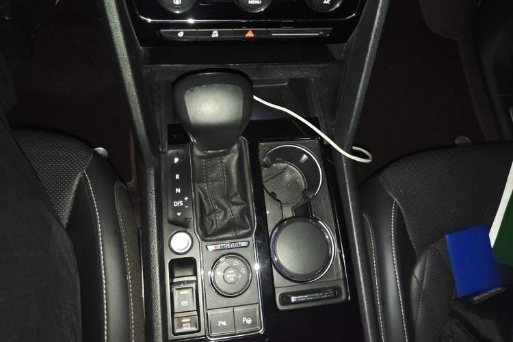 Used Volkswagen Teramont 2020 Revised Version 380TSI Four-Wheel Drive Flagship Edition Gear Lever