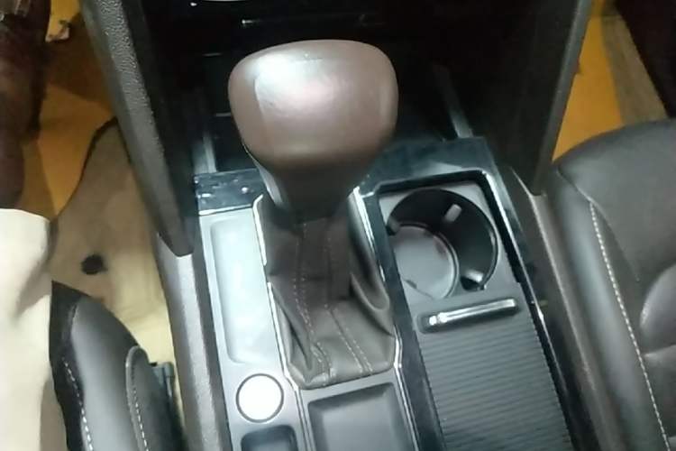 Used Volkswagen Teramont 2020 Revised Version 330TSI Two-Wheel Drive Luxury Edition Gear Lever