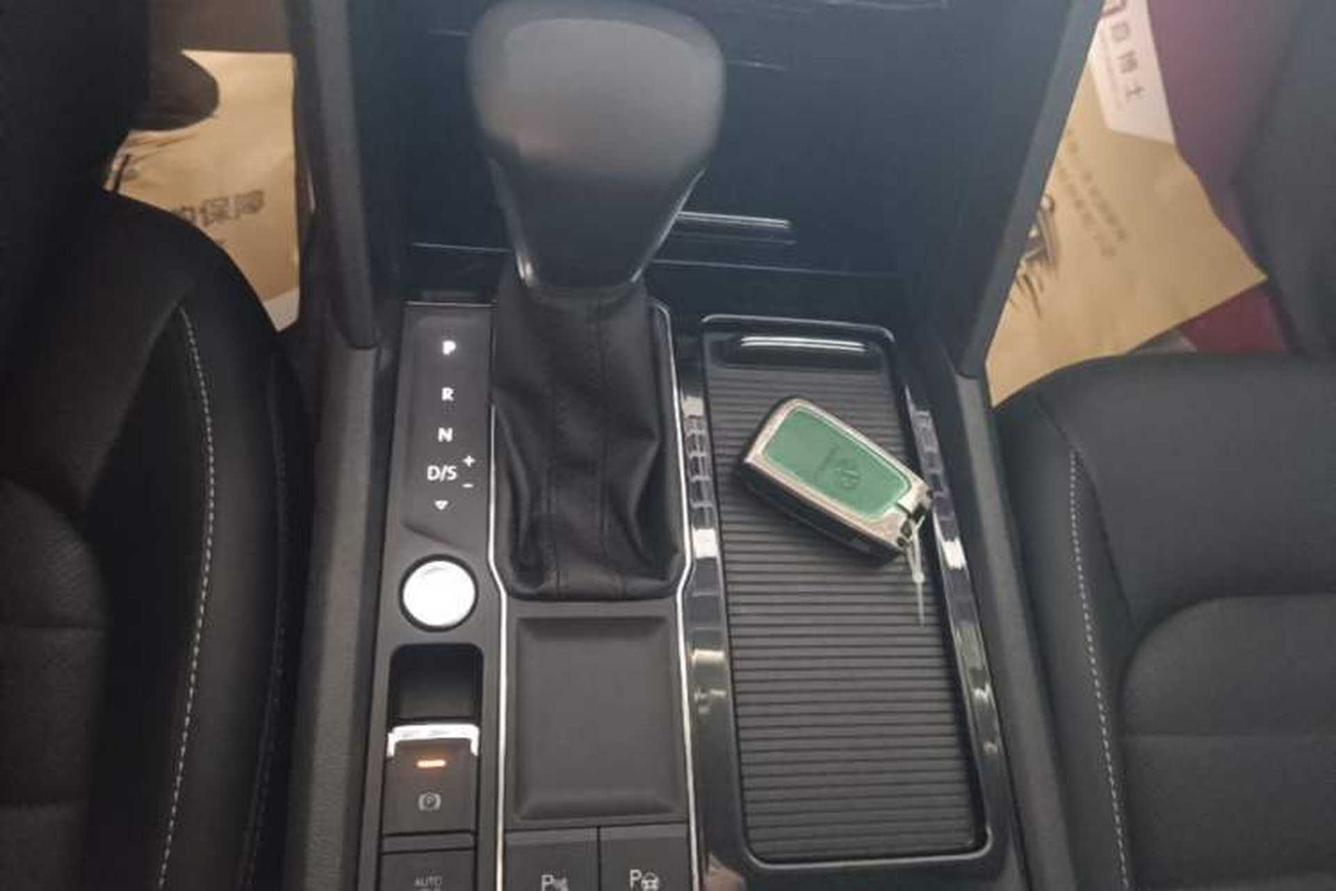 Used Volkswagen Teramont 2020 Revised Version 330TSI Two-Wheel Drive Luxury Edition Gear Lever