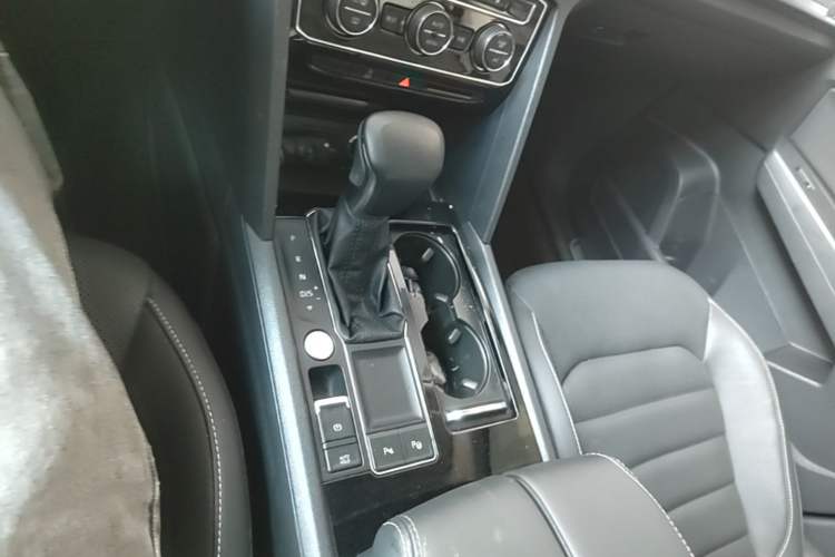 Used Volkswagen Teramont 2020 330TSI Two-Wheel-Drive Luxury Edition China VI Standard Gear Lever
