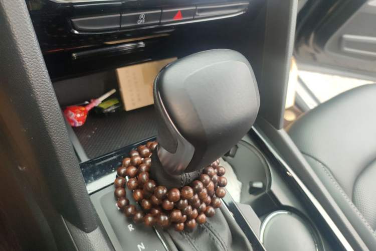 Used Volkswagen Teramont 2020 Revised Version 380TSI Four-Wheel Drive Luxury Edition Gear Lever