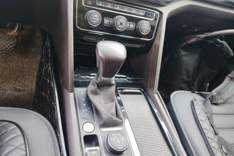 Used Volkswagen Teramont 2020 380TSI Four-Wheel Drive Luxury Version China VI Standard Gear Lever