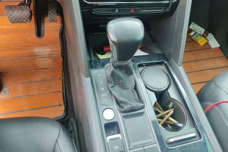Used Volkswagen Teramont 2020 330TSI Two-Wheel-Drive Luxury Edition China VI Standard Gear Lever
