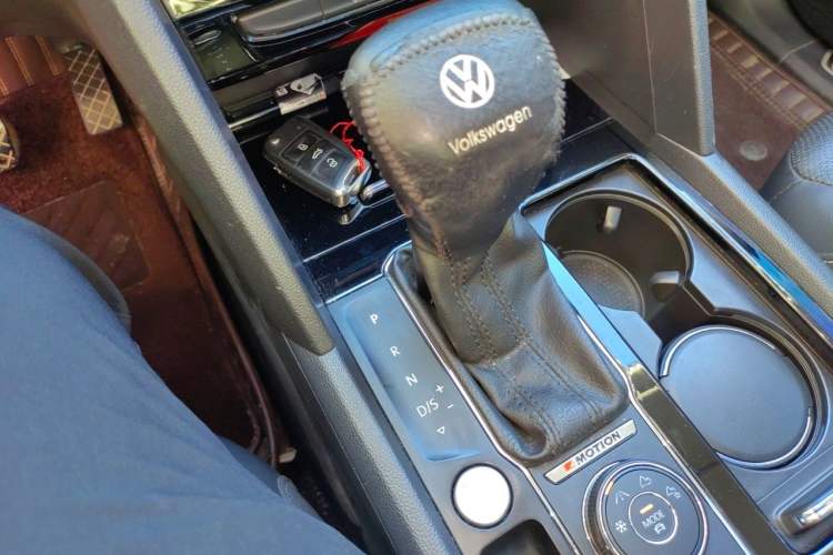 Used Volkswagen Teramont 2020 Revised Version 380TSI Four-Wheel Drive Luxury Edition Gear Lever