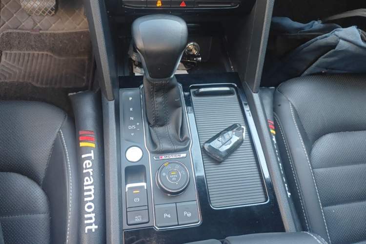 Used Volkswagen Teramont 2020 Revised Version 380TSI Four-Wheel Drive Luxury Edition Gear Lever
