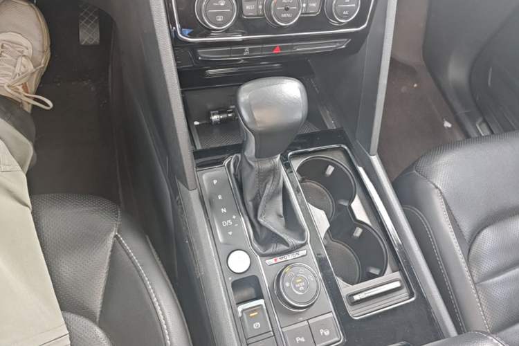 Used Volkswagen Teramont 2020 380TSI Four-Wheel Drive Luxury Version China VI Standard Gear Lever