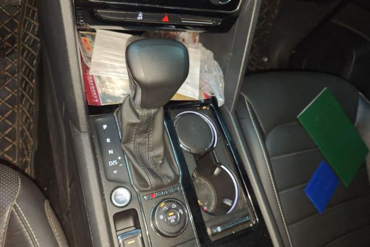 Used Volkswagen Teramont 2020 Revised Version 380TSI Four-Wheel Drive Luxury Edition Gear Lever