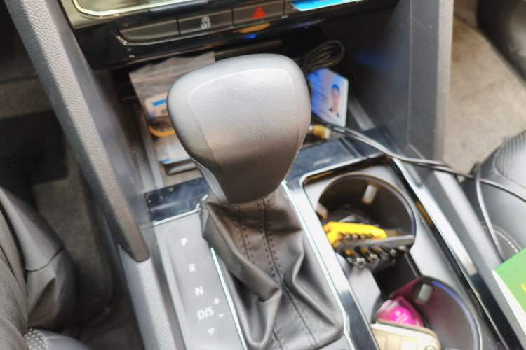 Used Volkswagen Teramont 2020 Revised Version 330TSI Two-Wheel Drive Luxury Edition Gear Lever