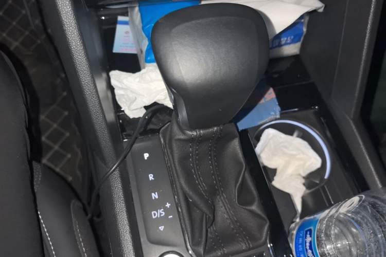 Used Volkswagen Teramont 2020 Revised Version 380TSI Four-Wheel Drive Luxury Edition Gear Lever